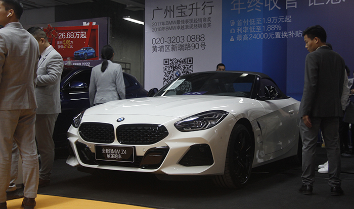 宝马敞篷跑车.jpg