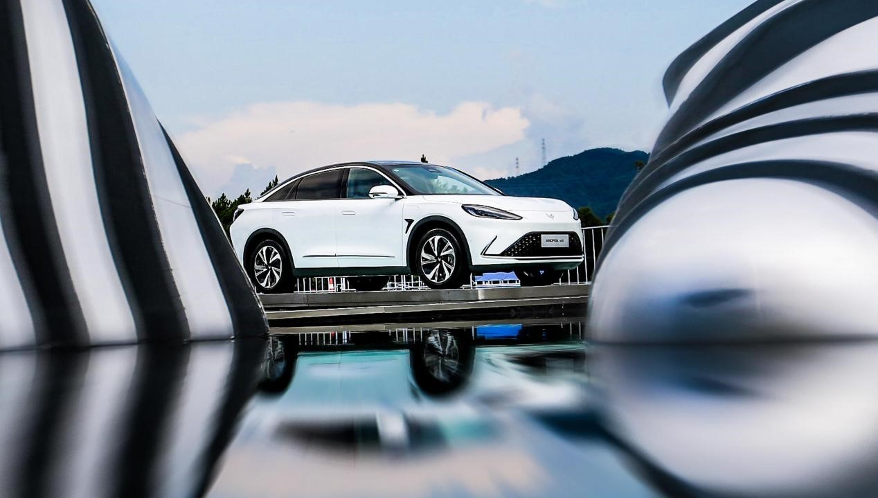 极狐汽车.jpg